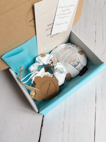 Zestaw prezentowy woreczek sensoryczny zawieszka do smoczka